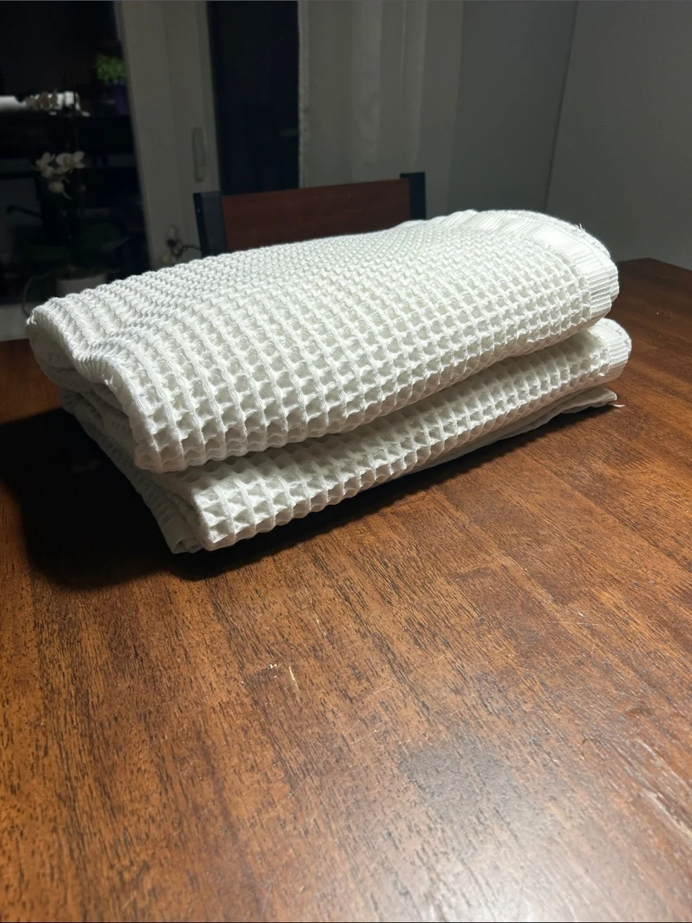 Waffle-Texture Bath Towel in White - Soft, Breathable 100 % Cotton
